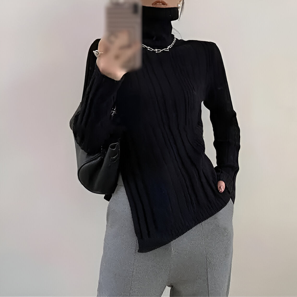 Amara | Rollkragenpullover für Frauen mit langen, ausgestellten Ärmeln